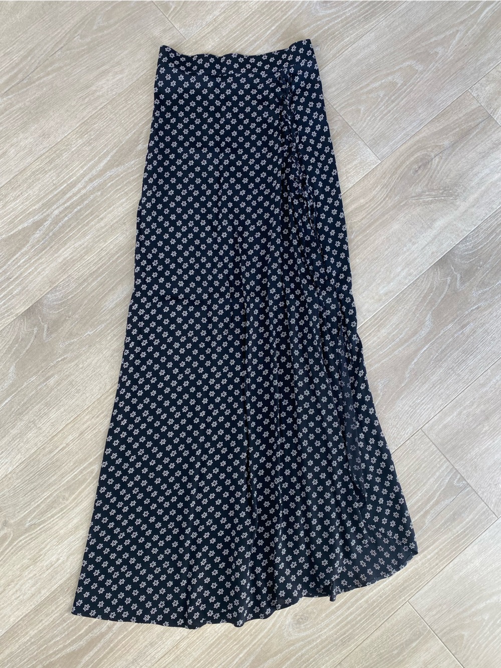 Flynn Skye Black White Floral Dot Wrap Maxi Skirt Front Slit Medium